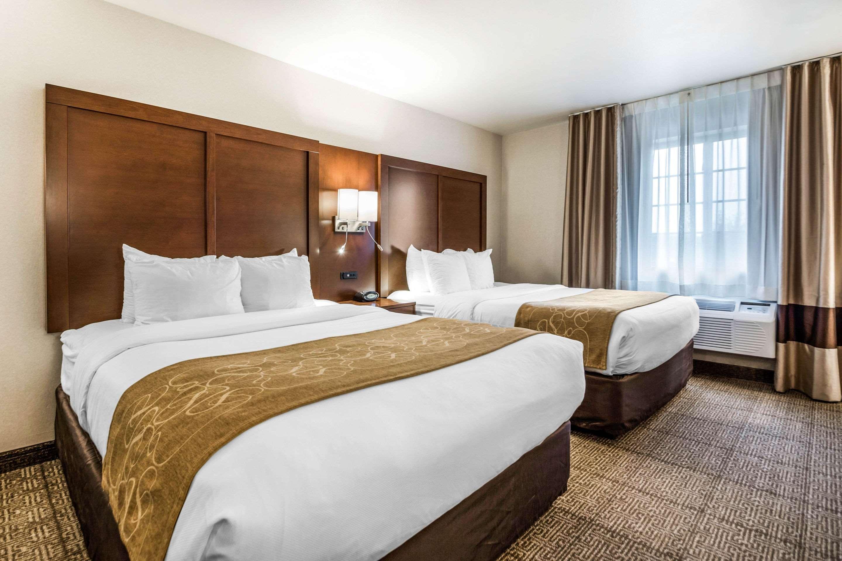 Comfort Suites At Par 4 Resort Waupaca Екстериор снимка