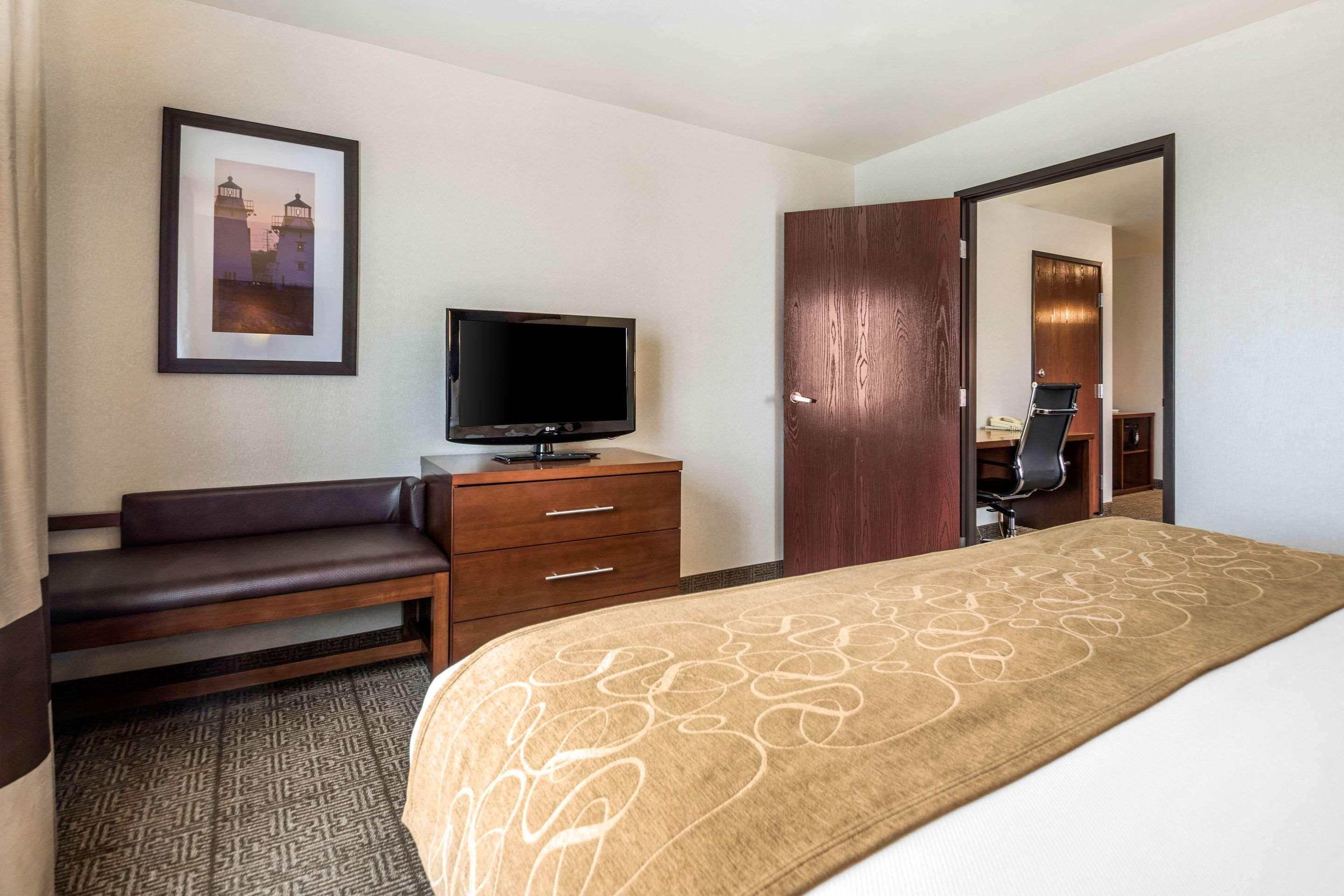 Comfort Suites At Par 4 Resort Waupaca Екстериор снимка