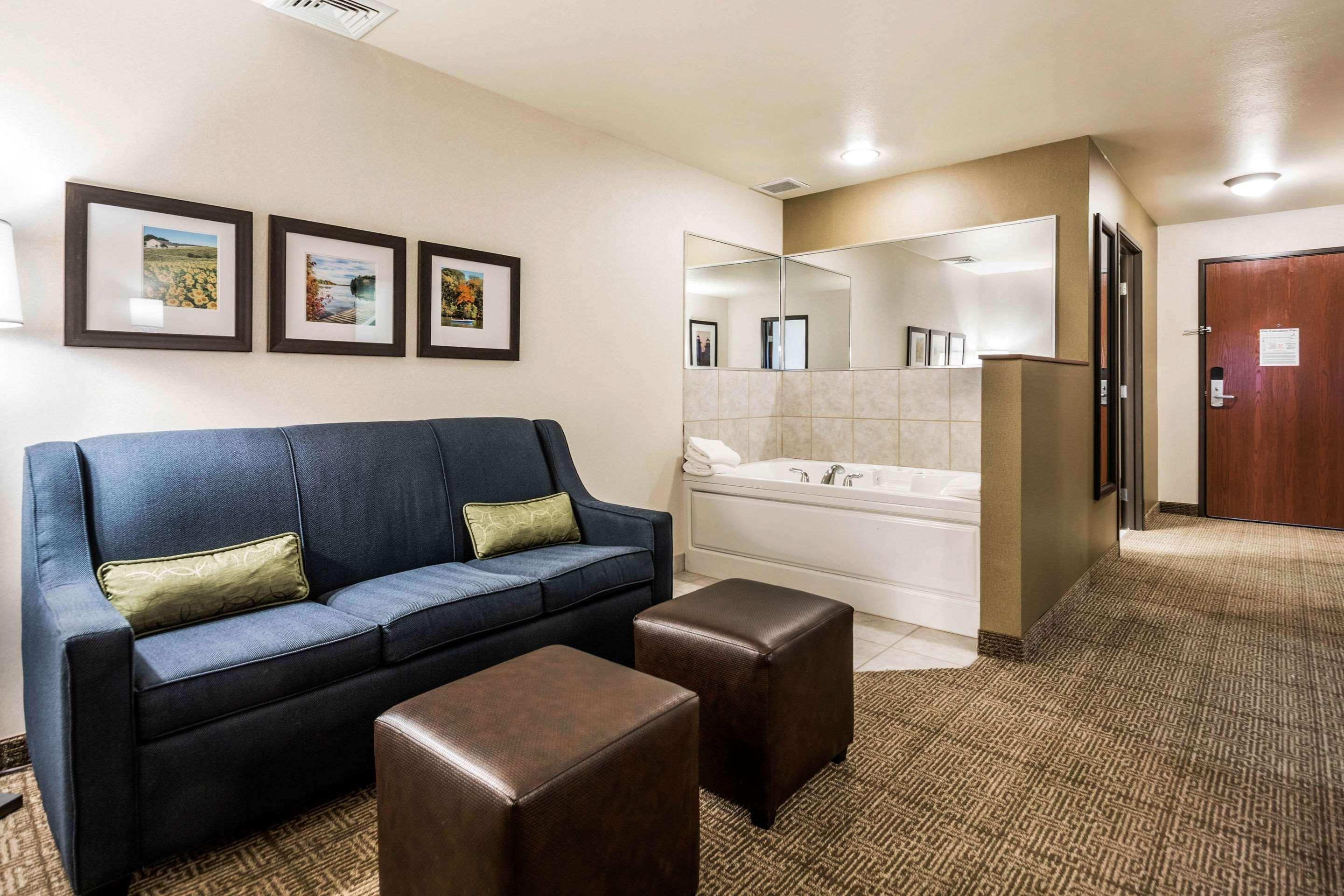 Comfort Suites At Par 4 Resort Waupaca Екстериор снимка