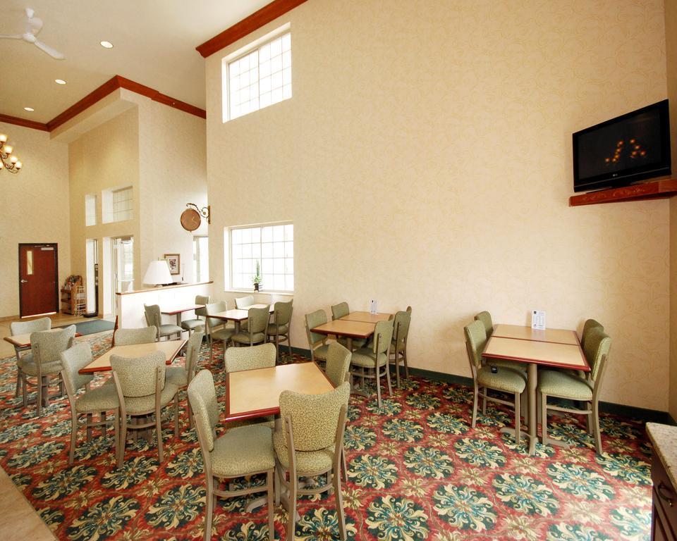 Comfort Suites At Par 4 Resort Waupaca Екстериор снимка