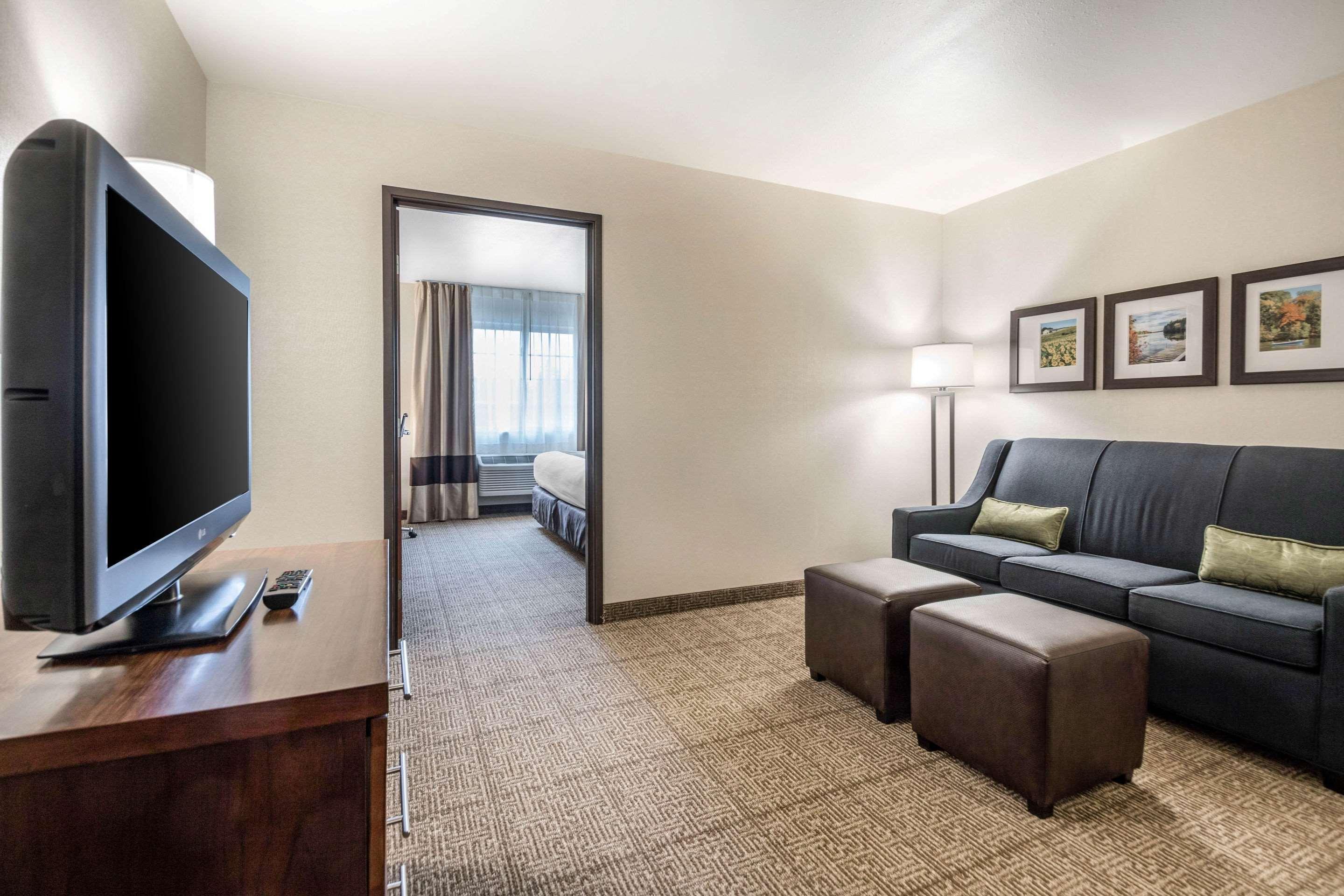 Comfort Suites At Par 4 Resort Waupaca Екстериор снимка