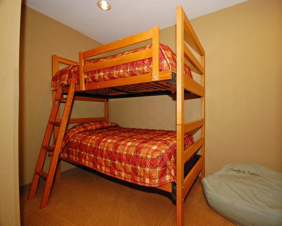 Comfort Suites At Par 4 Resort Waupaca Екстериор снимка