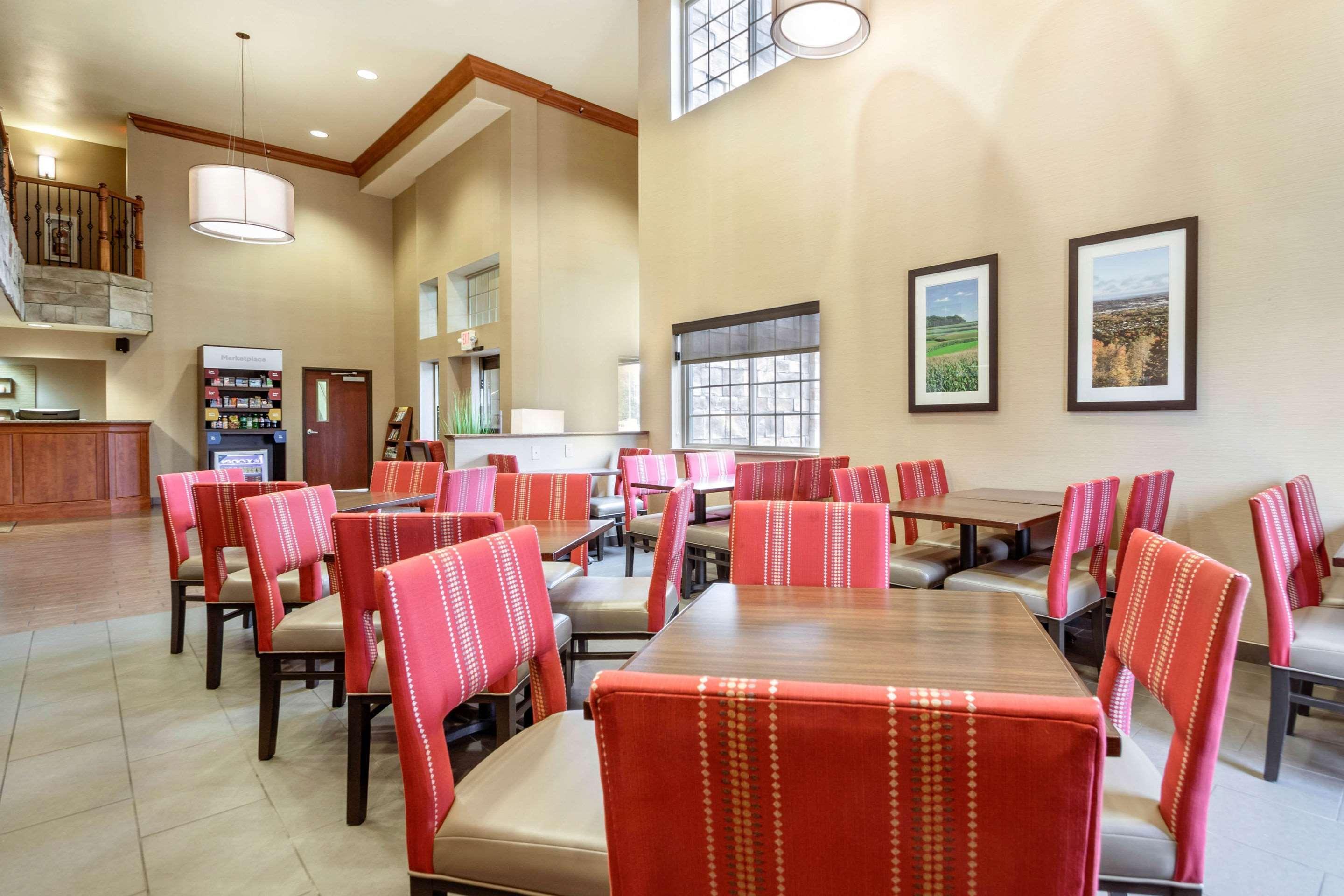 Comfort Suites At Par 4 Resort Waupaca Екстериор снимка