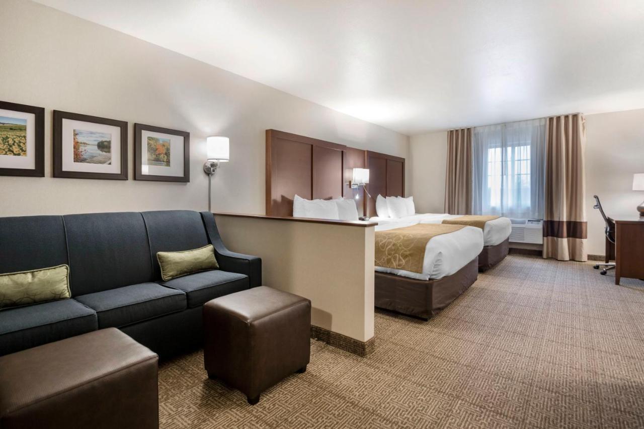 Comfort Suites At Par 4 Resort Waupaca Екстериор снимка